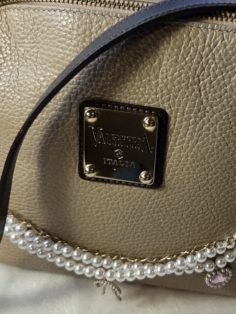 Valentina Italian Pebbled Leather Beige Women's Crossbody Bag EUC